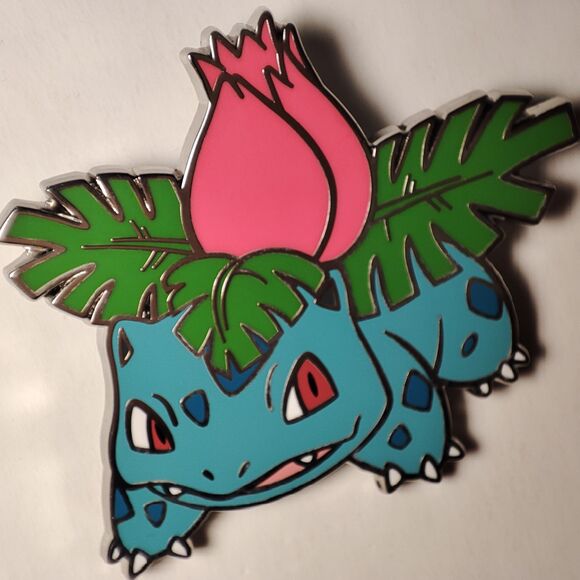 Pokemon TCG Ivysaur Enamel Pin Official Nintendo Collectible Lapel Badge - Picture 1 of 3